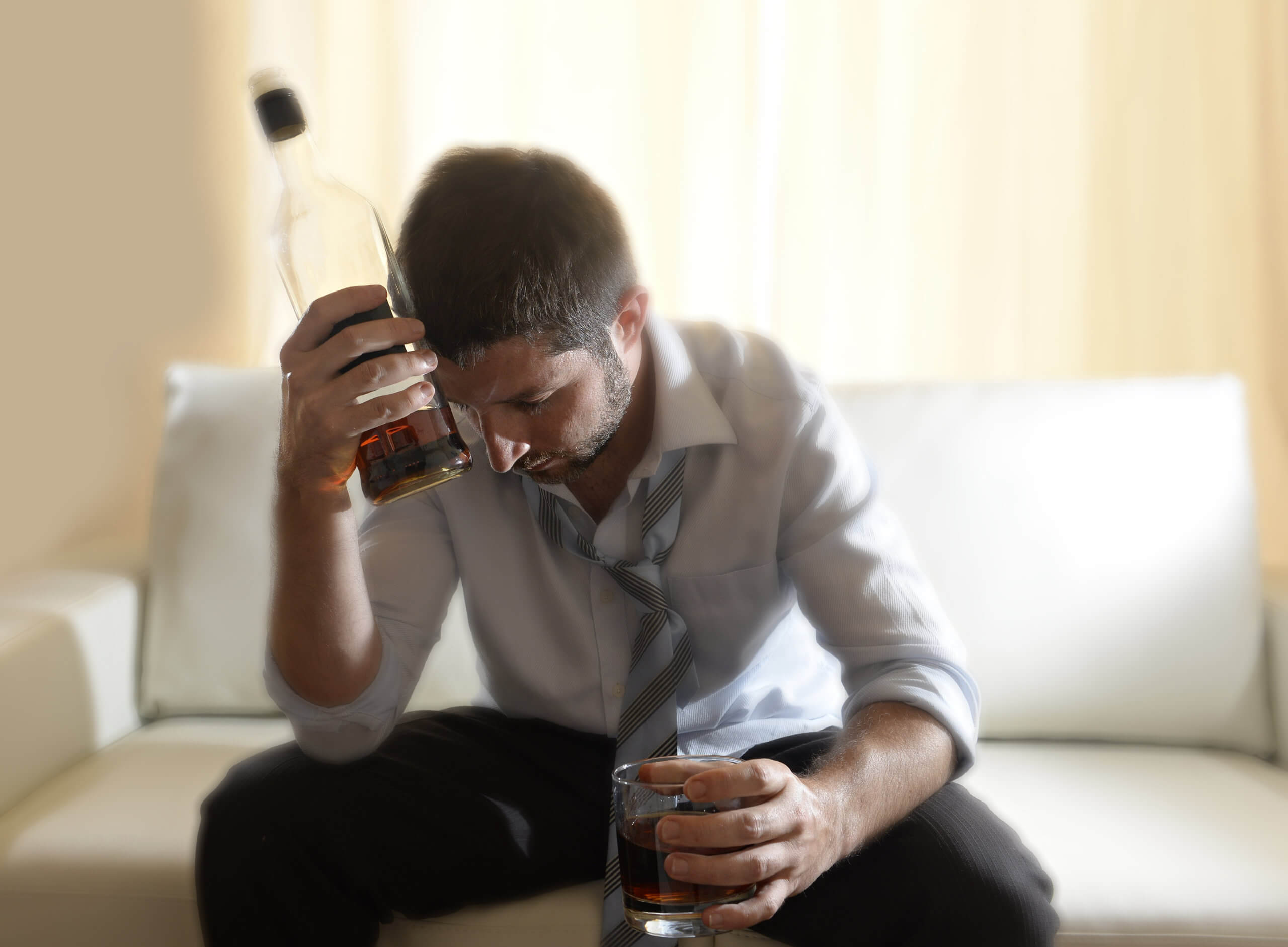 Functioning Alcoholic Myth: The Truth About Alcohol Use Disorder